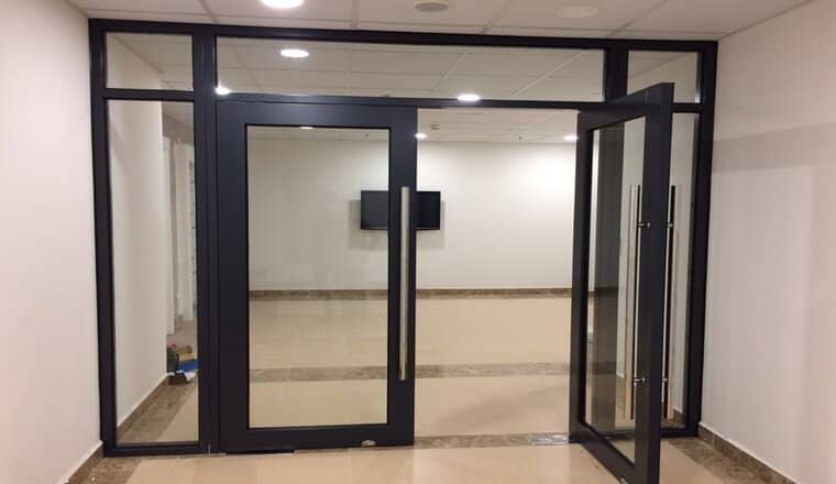 Vách kính chống cháy – Mẫu vách 1 tầng